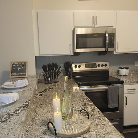 Free Parking! Downtown King Suite Lucas Oil- Conv Center Skywalk#1 Indianapolis Bagian luar foto