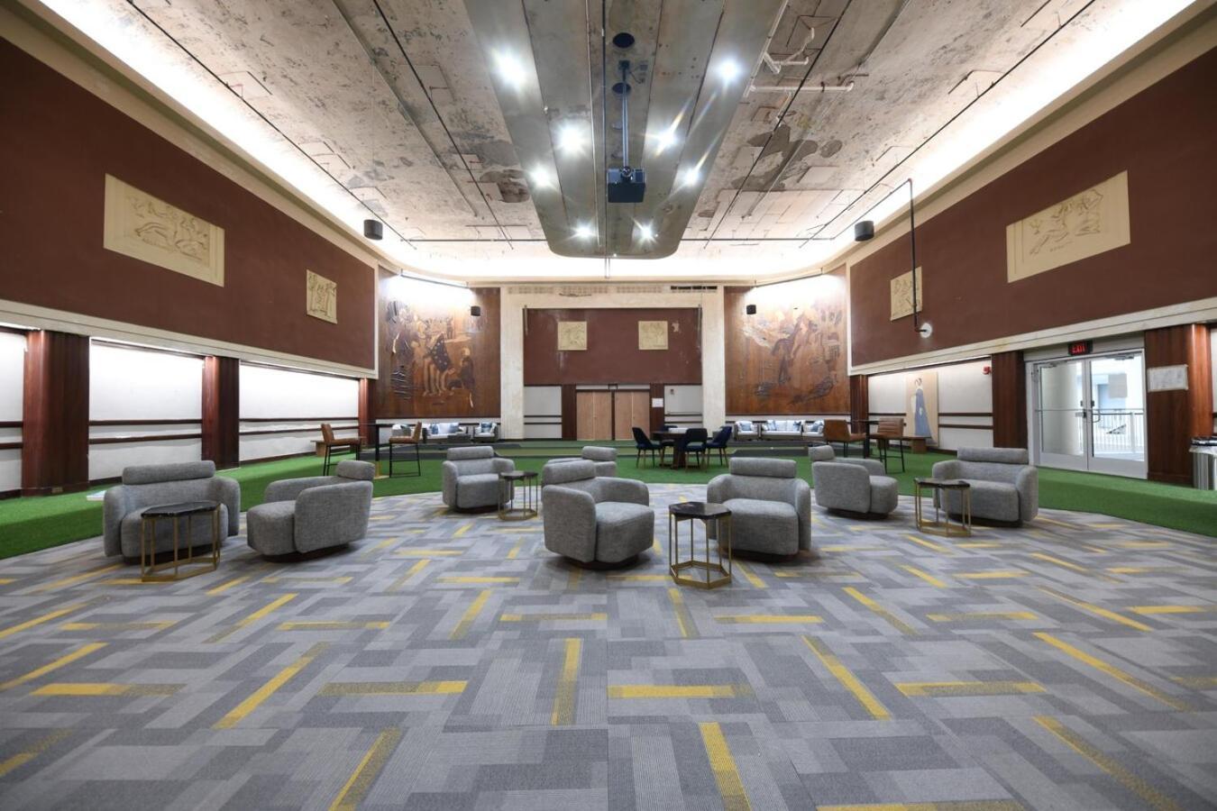 Free Parking! Downtown King Suite Lucas Oil- Conv Center Skywalk#1 Indianapolis Bagian luar foto
